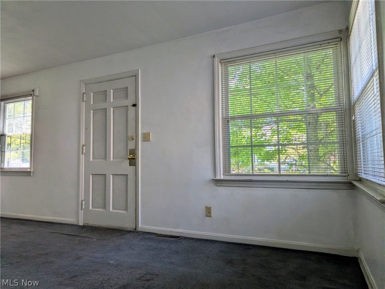 321 Filmore Avenue, Cuyahoga Falls, OH - Photo 2