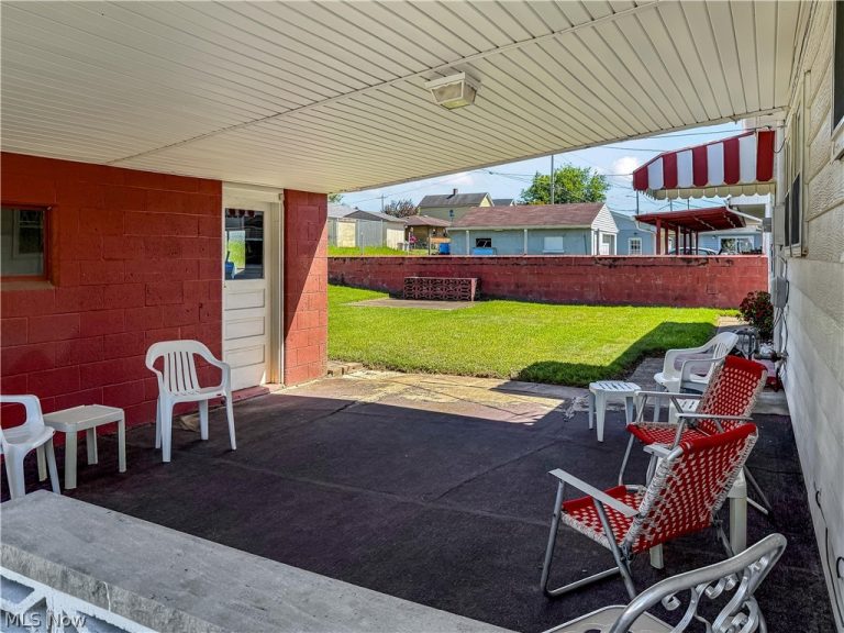 416 Martha Street, Yorkville, OH - Photo 8