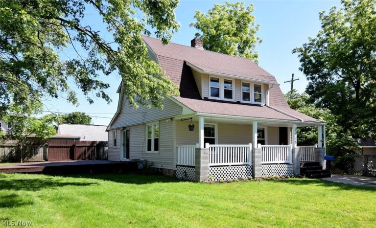 4418 Lincoln Avenue, Parma, OH - Photo 2