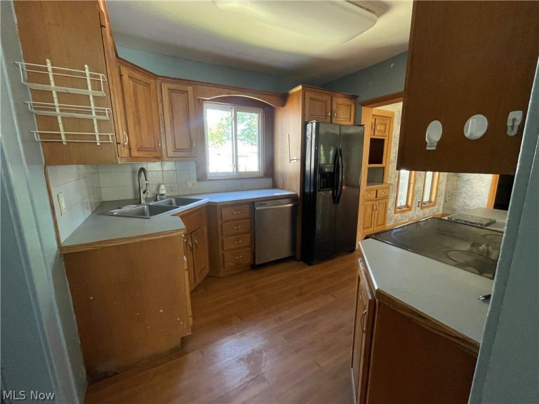 870 Haines Avenue, Alliance, OH - Photo 5