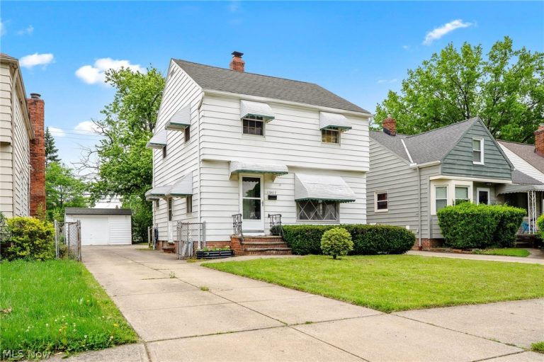 13417 Thraves Avenue, Garfield Heights, OH - Photo 2