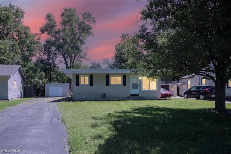 1239 332nd Street, Eastlake, OH - Photo 2
