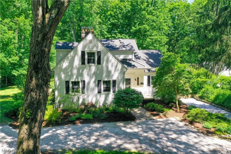 481 Chagrin River Road, Gates Mills, OH - Photo 2