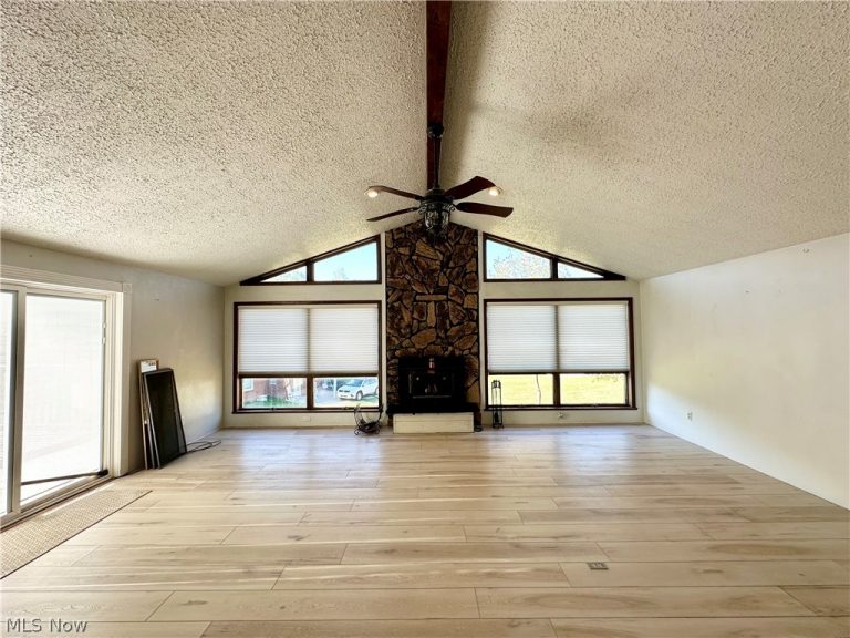 212 Wayne Avenue, Weirton, WV - Photo 2