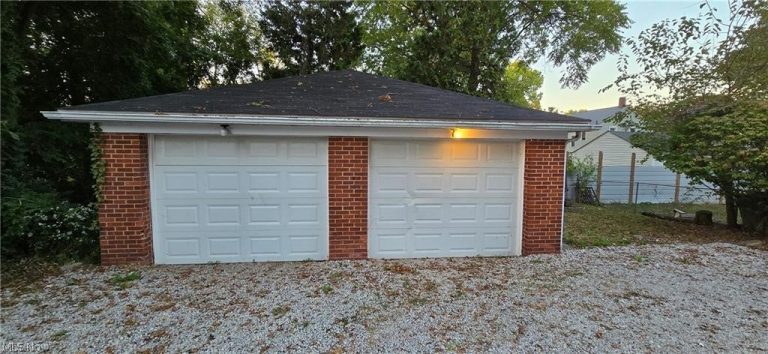 617 Robinson Avenue, Barberton, OH - Photo 4