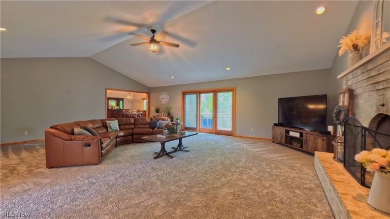 1751 Squaw Creek Drive, Girard, OH - Photo 5