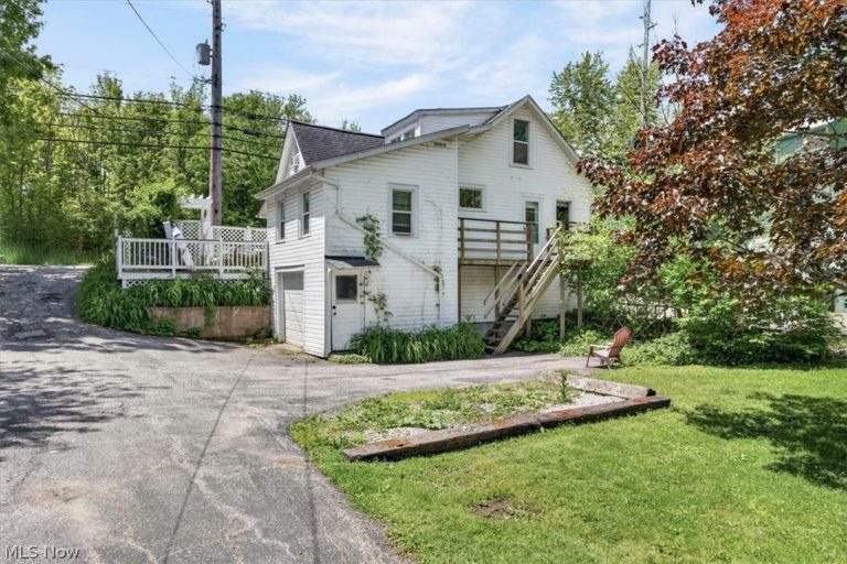 232 Chagrin Boulevard, Chagrin Falls, OH - Photo 6