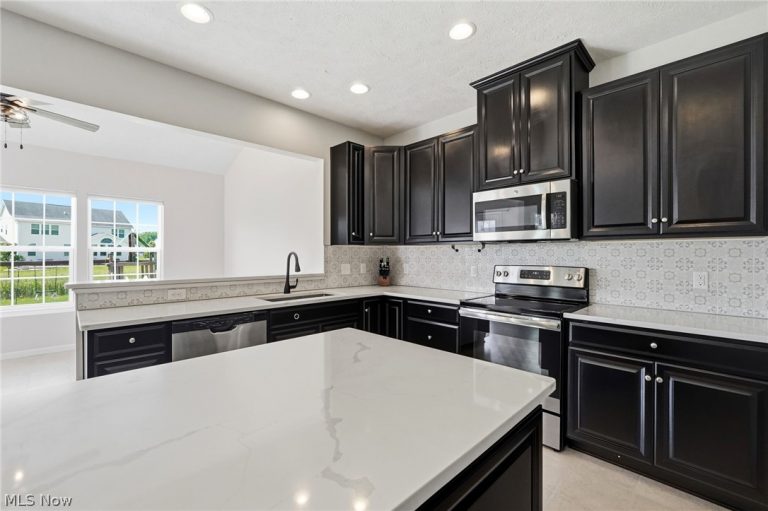 36629 Barkhurst Mill Drive, North Ridgeville, OH - Photo 4