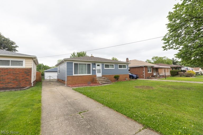 9326 Ackley Road, Parma Heights, OH - Photo 2