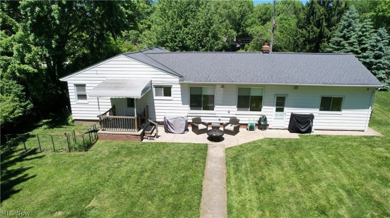 6052 Highland Road, Highland Heights, OH - Photo 4