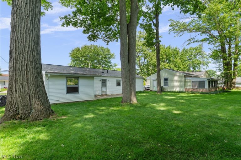 2610 Center Avenue, Alliance, OH - Photo 8