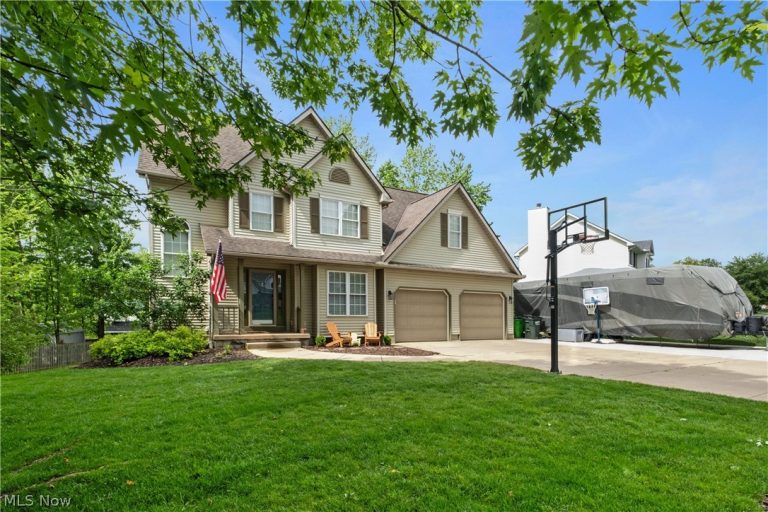 2024 Deer Meadow Boulevard, Streetsboro, OH - Photo 5