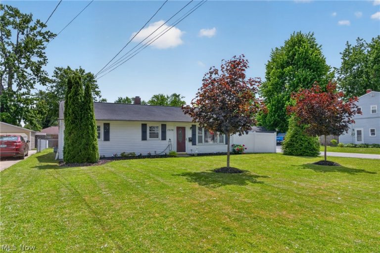 7570 Pinehurst Drive, Mentor on the Lake, OH - Photo 4