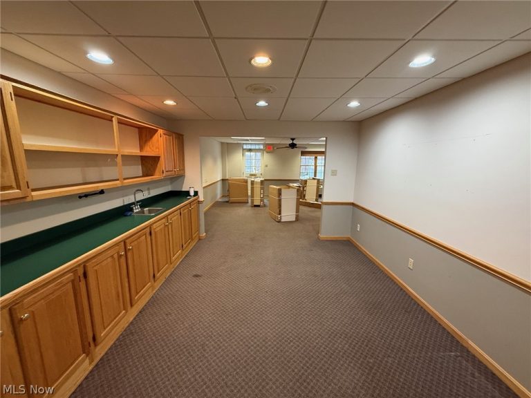 255 Park Place, Chagrin Falls, OH - Photo 5