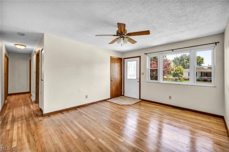 3401 Reaver Avenue, Grove City, OH - Photo 8