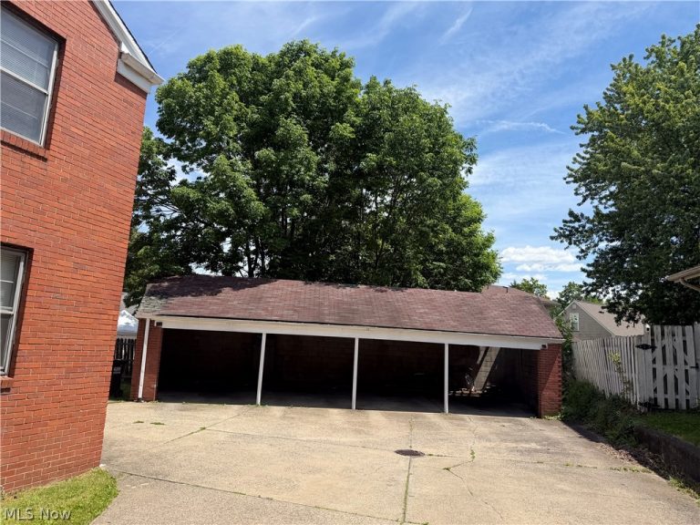 47 Parkgate, Austintown, OH - Photo 2
