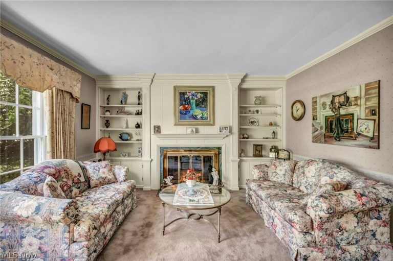 21439 Claythorne Road, Shaker Heights, OH - Photo 6