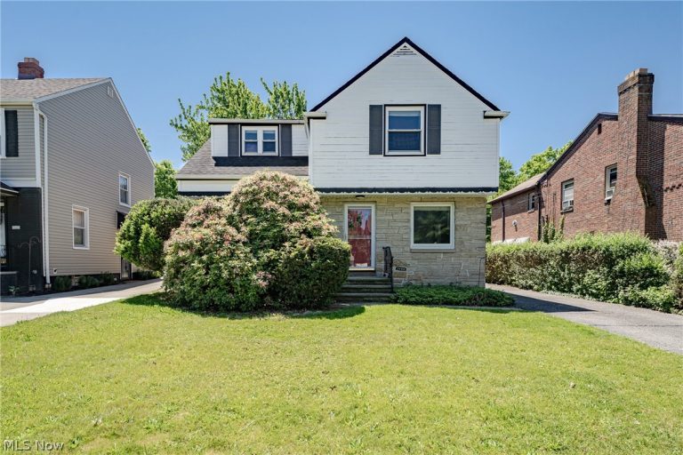 3666 Silsby Road, University Heights, OH, 44118