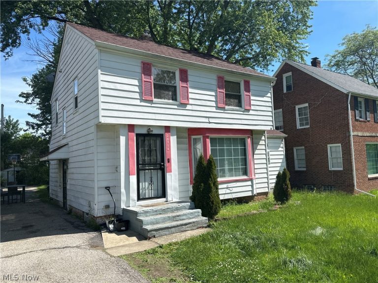 20711 Ridgewood Avenue, Warrensville Heights, OH - Photo 3