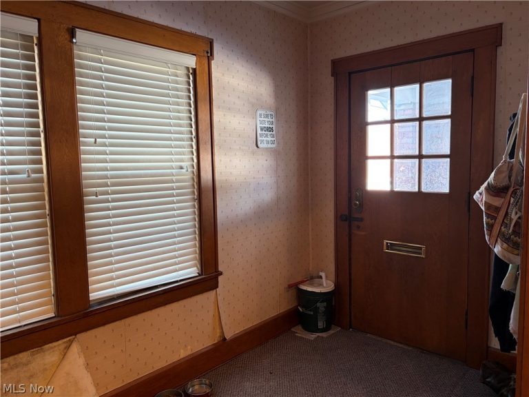 2031 Ridgewood Avenue, Alliance, OH - Photo 3