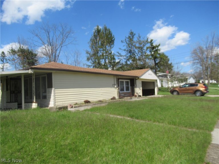 6033 Randy Road, Bedford Heights, OH - Photo 2