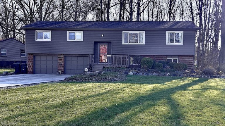 2933 Crestwood Drive, Warren, OH, 44485
