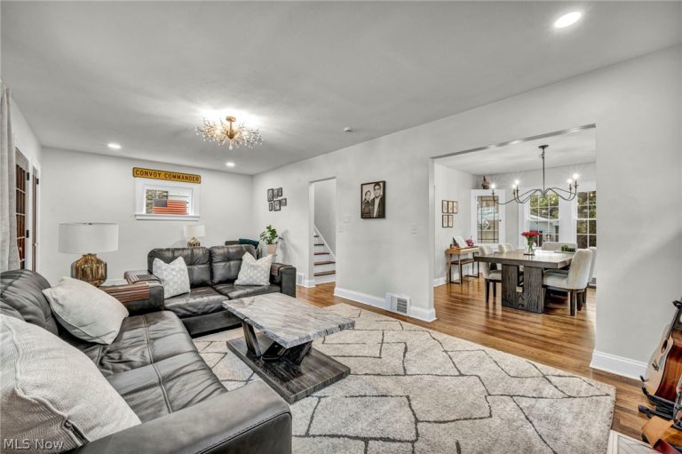 2108 Hampstead Road, Cleveland Heights, OH - Photo 6