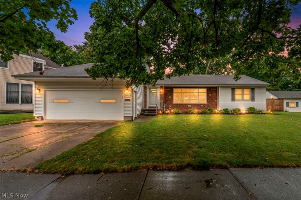 1030 Hillsdale Avenue, Lorain, OH