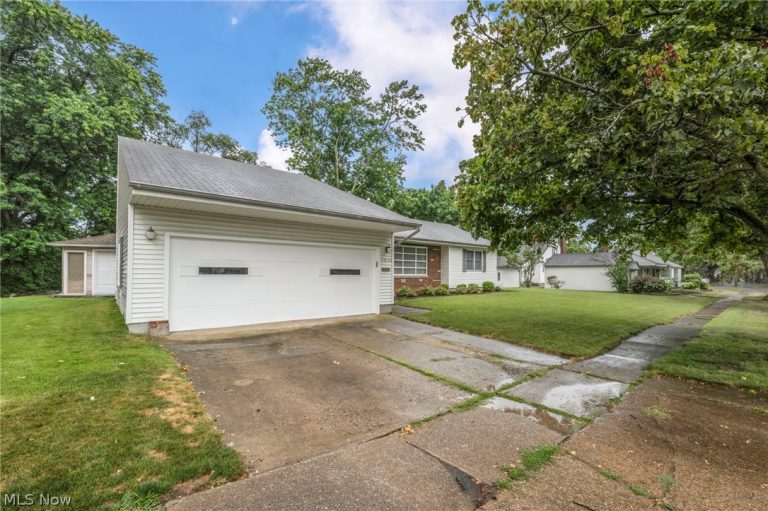 1030 Hillsdale Avenue, Lorain, OH - Photo 4