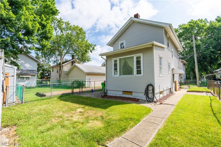 1515 Pearl Place, Massillon, OH - Photo 3
