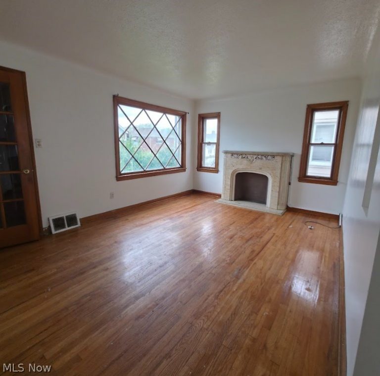 4935 86th Street, Garfield Heights, OH - Photo 3