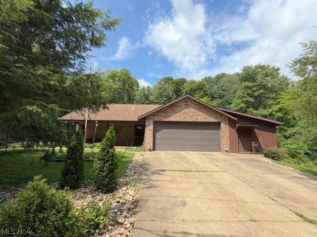 10570 Welton Road, Bolivar, OH