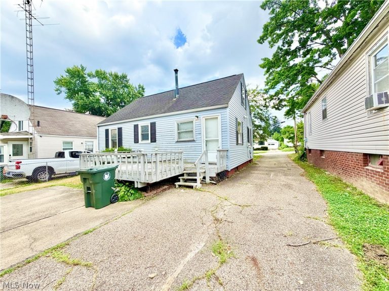 1611 27th Street, Canton, OH - Photo 3