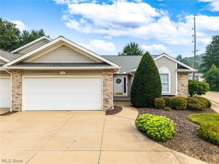 760 Renee Drive, Wadsworth, OH - Photo 2