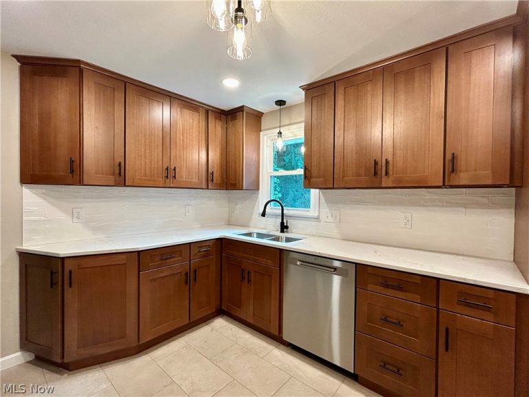 22 Orchard Drive, Poland, OH - Photo 4