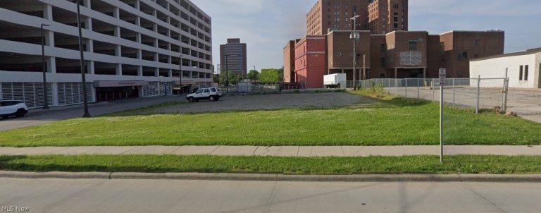 10605 Cedar Avenue, Cleveland, OH - Photo 2