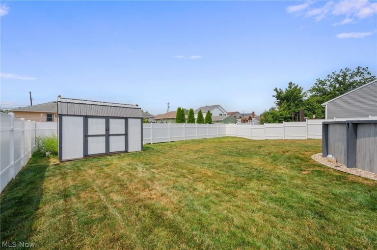 116 Zenith Court, Eastlake, OH - Photo 3