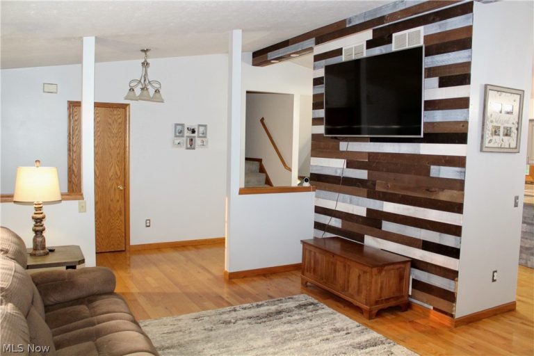 9555 Salem Warren Road, Salem, OH - Photo 6