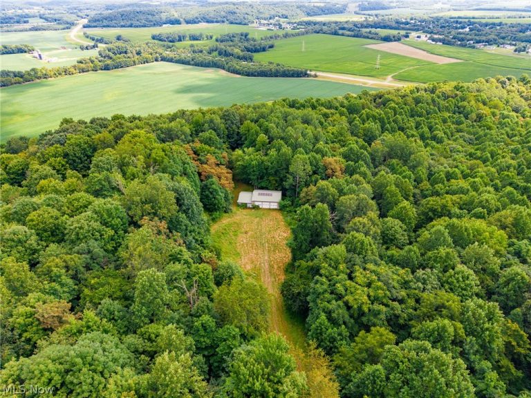 Hill Road, Dresden, OH, 43821