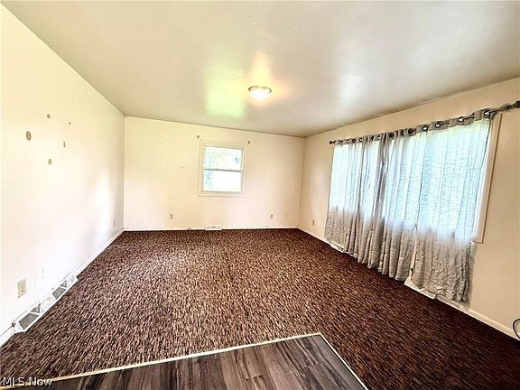 56 Pontiac Road, Wellsburg, WV - Photo 3
