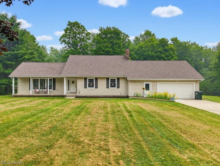 11187 Taylor May Road, Chagrin Falls, OH, 44023