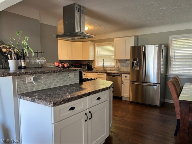 3282 Royalton Road, North Royalton, OH - Photo 5
