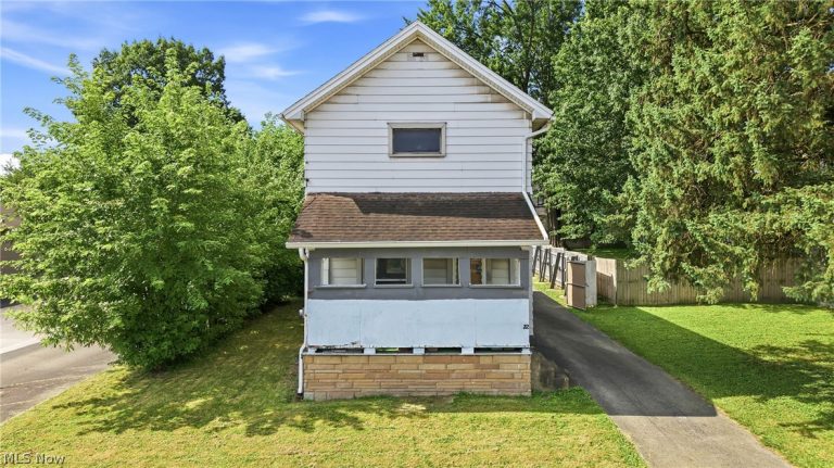 22 Spring Street, Struthers, OH, 44471