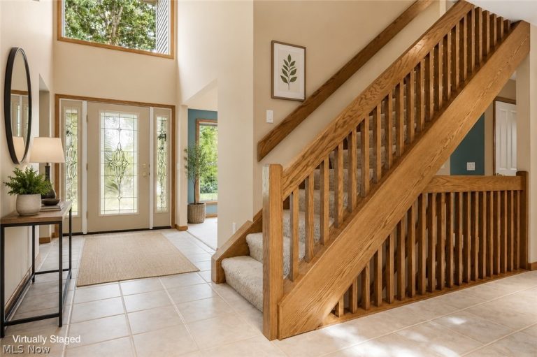6435 Suzanne Lane, Solon, OH - Photo 3