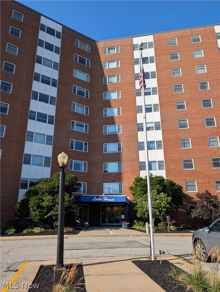 11850 Edgewater Drive #717, Lakewood, OH, 44107