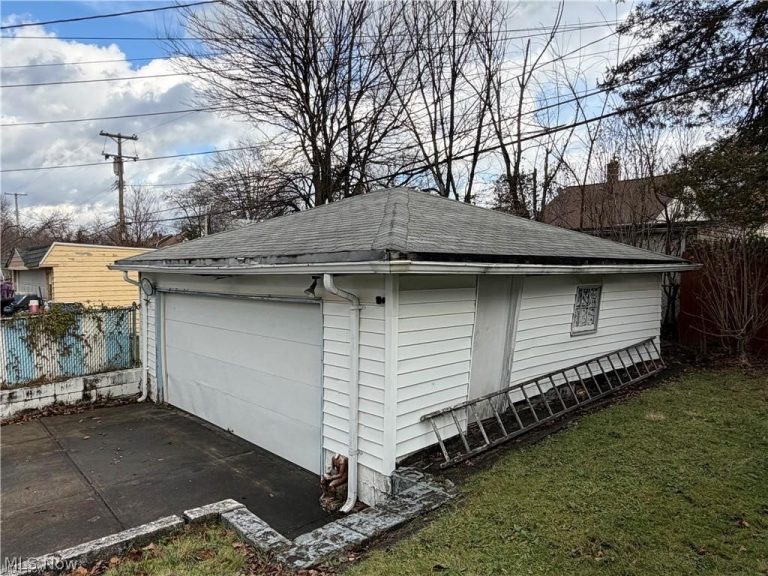 3895 151st Street, Cleveland, OH - Photo 4