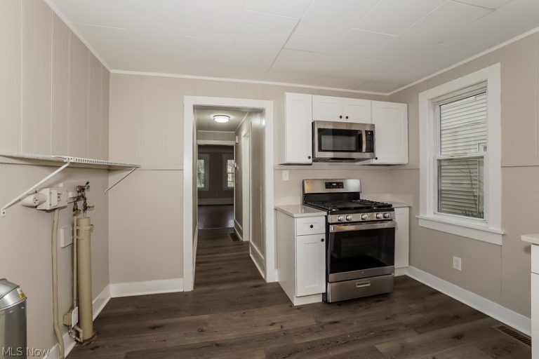 77 Bridge Street, Berea, OH - Photo 8