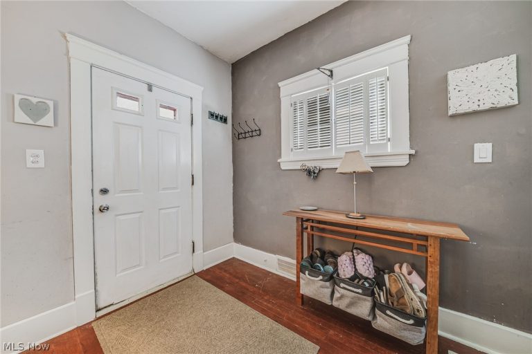 3537 Scarborough Road, Cleveland Heights, OH - Photo 5