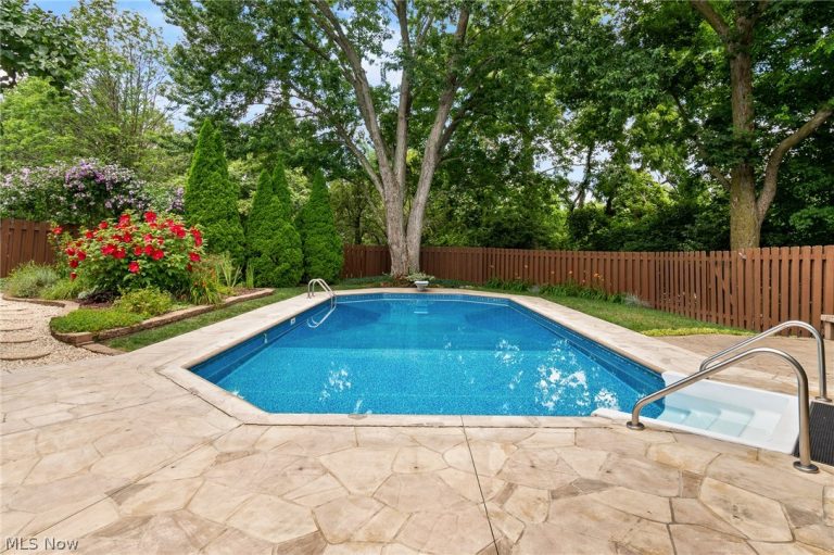 559 Berkshire Drive, Medina, OH - Photo 3