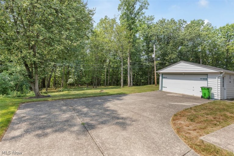 26 Brune Drive, Bedford, OH - Photo 3